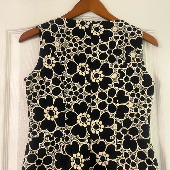 Lafayette148 Embroidered Floral Print Dress Blue w/Pockets  Size 6 - Picture 9 of 9